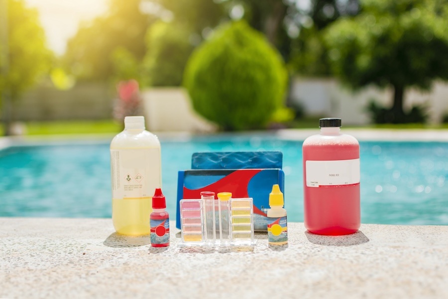 Water testing kit for swimming pools.
