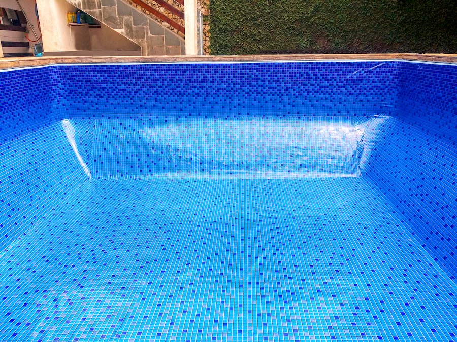 Empty vinyl liner swimming pool