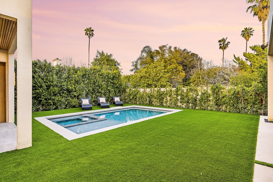 Modern backyard with a swimming pool