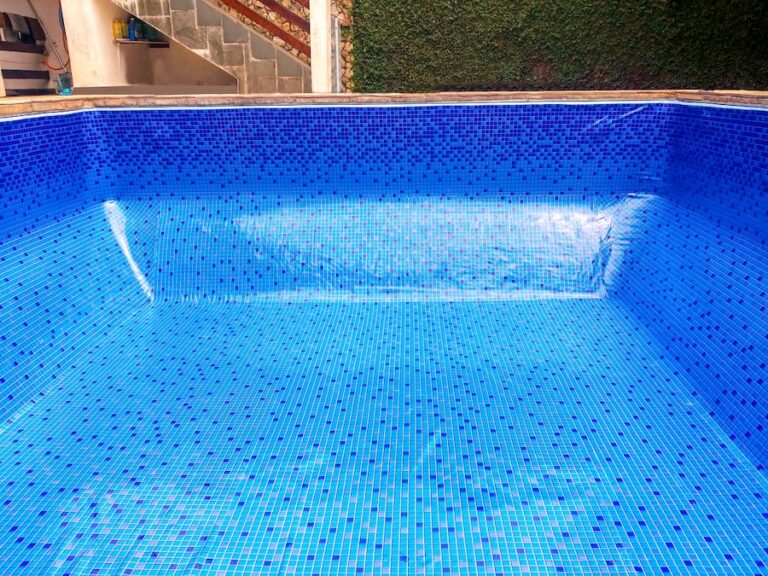 Empty vinyl liner swimming pool