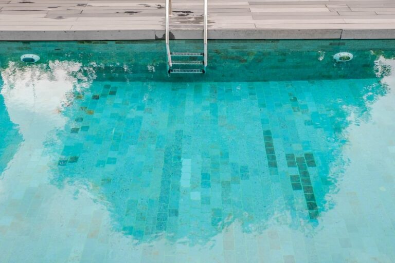 When Does a Pool Need an Acid Wash?