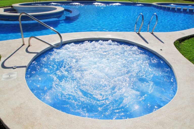 Types of Pool Heaters